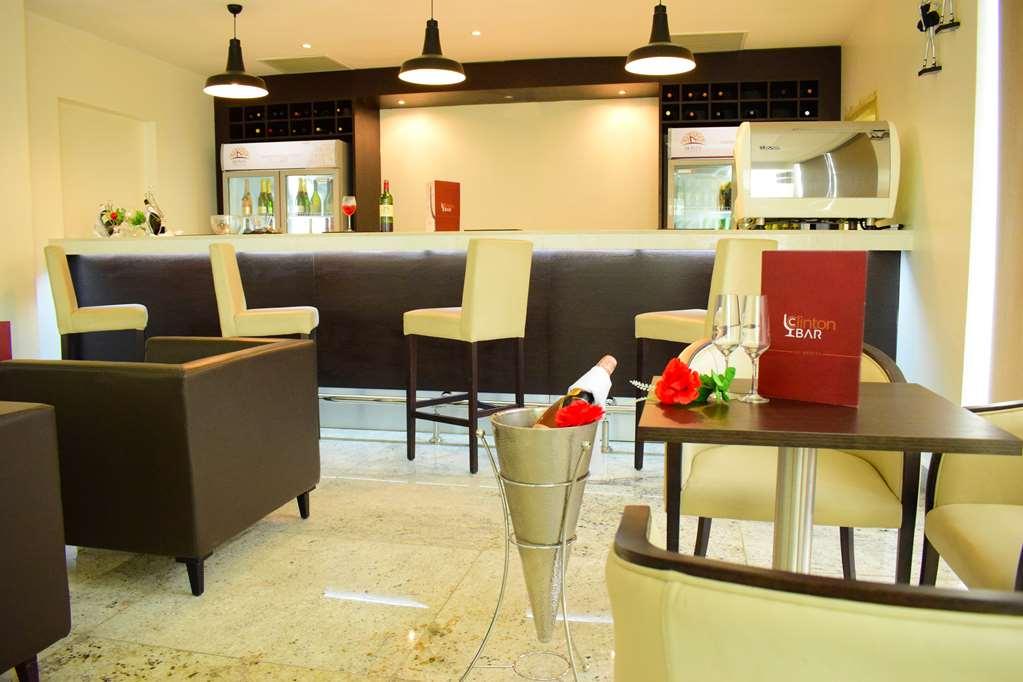 Monty Suites & Golf Uyo Restaurant foto