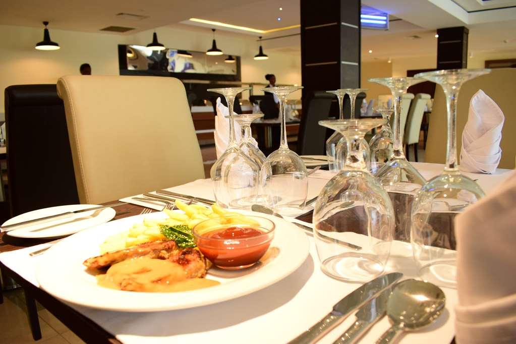Monty Suites & Golf Uyo Restaurant foto